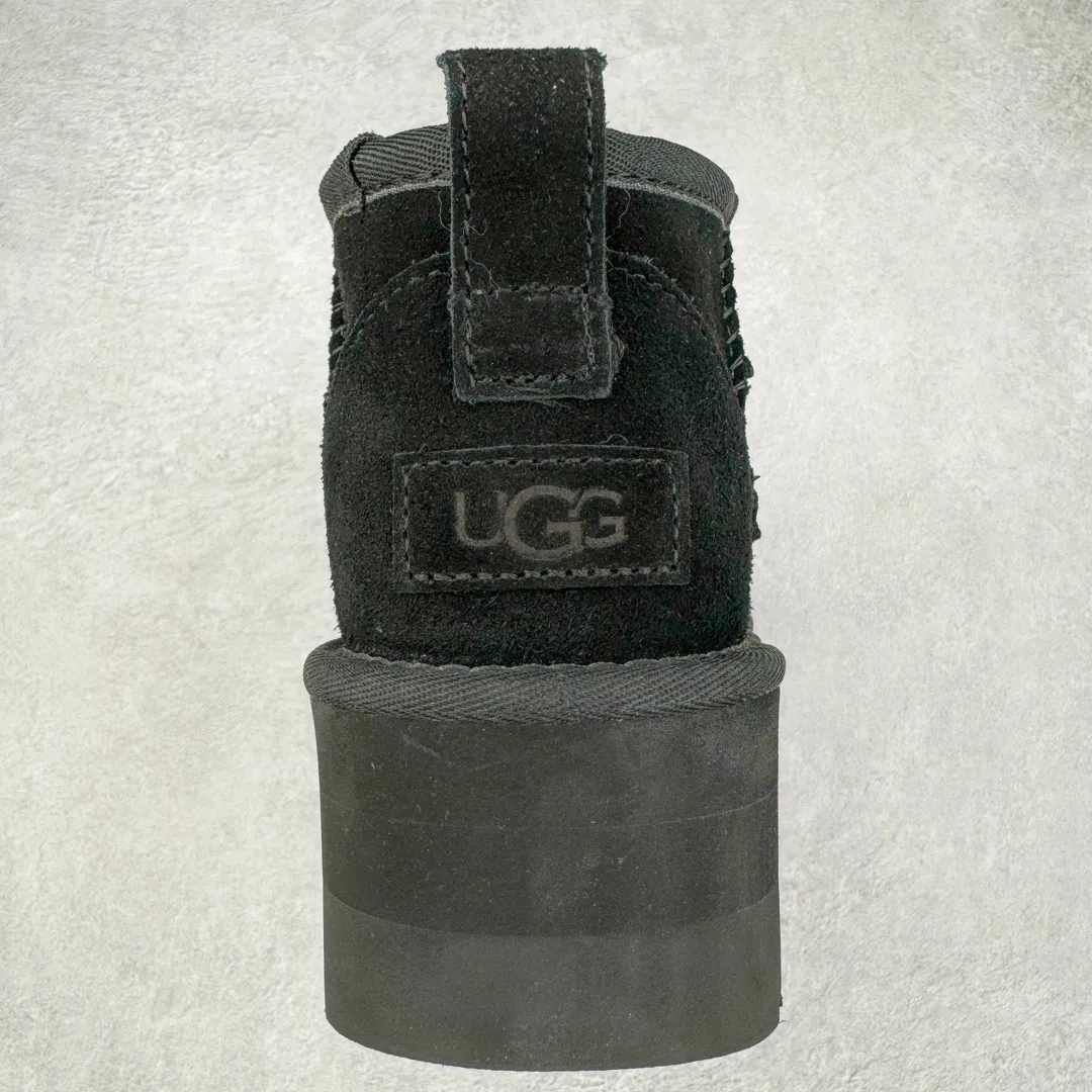Pick up locally💰520 UGG 5092 Zhou Dongyu Mini thick-soled autumn and winter sheep fur integrated snow boots. All shoes are made from the same factory as ZP. Longfeng A-grade Australian imported sheep fur integrated women's boots. Brand OEM production line. Fully follow the ZP process. OEM original pattern maker. Adhering to the principle of no original shoes and no development selection. Pay attention to every detail. The most authentic version on the market. TREADLITE "Light Wing" technology outsole. Lightweight/durable/flexible/pile size: 35 36 37 38 39 40 41 42 Coding: by2936090